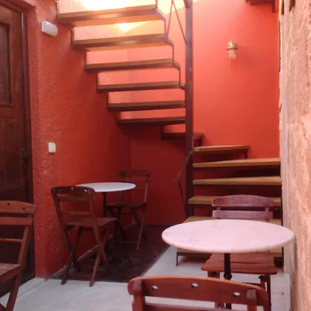 32 Old Town 3*