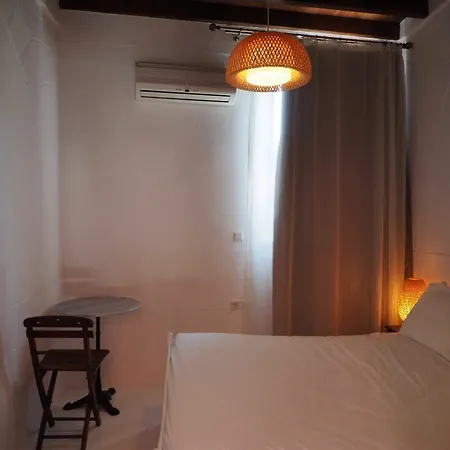 32 Old Town Rhodes City