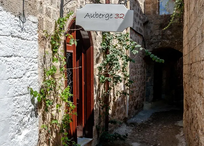 32 Old Town Guest house