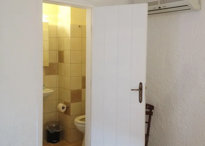 32 Old Town Πανσιόν 3*