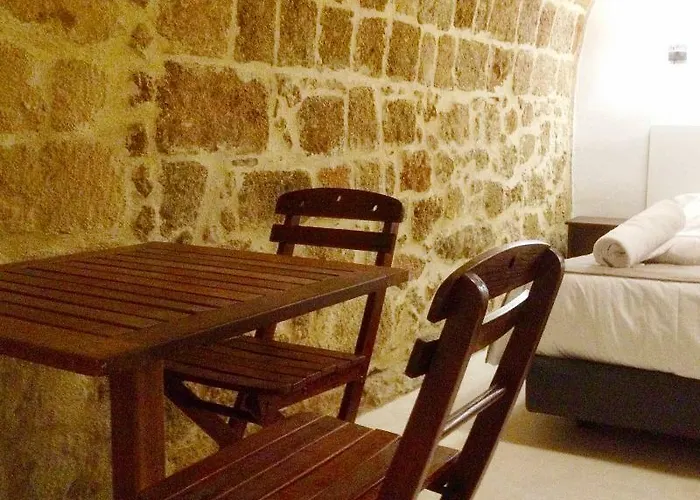 32 Old Town Rhodes City